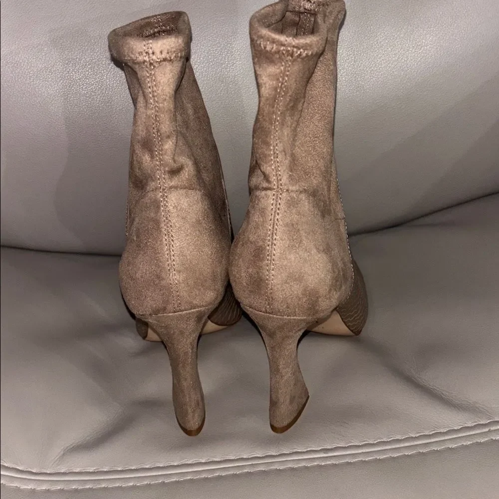 LOUISE ET CIE  Jadran Pointed Toe Bootie - Lavender Latte